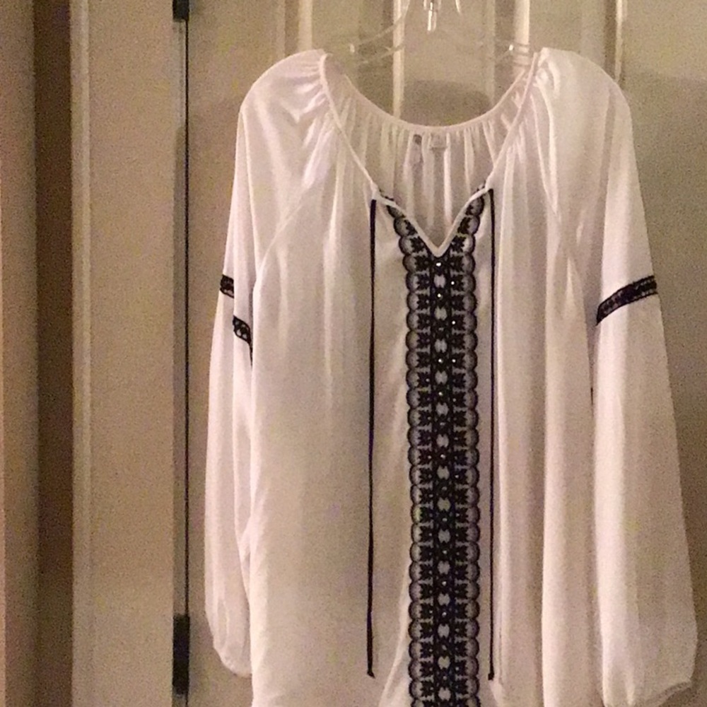 CUTE PEASANT SHIRT- WHITE- SIZE XL